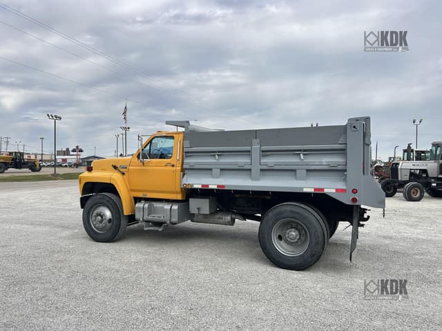 Image of Ford F-800 equipment image 2