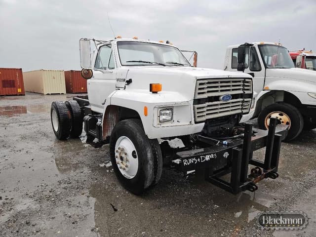 Image of Ford F-800 equipment image 2