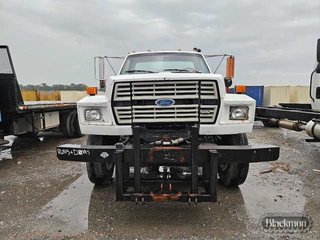 Image of Ford F-800 equipment image 1
