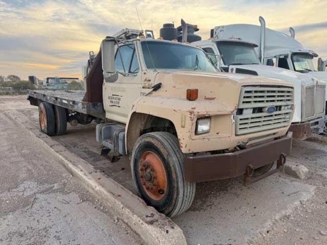 Image of Ford F-800 equipment image 1