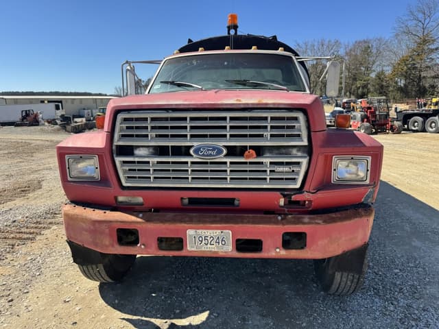 Image of Ford F-800 equipment image 1