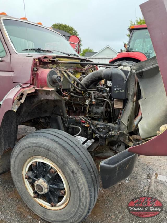 Image of Ford F-800 equipment image 4