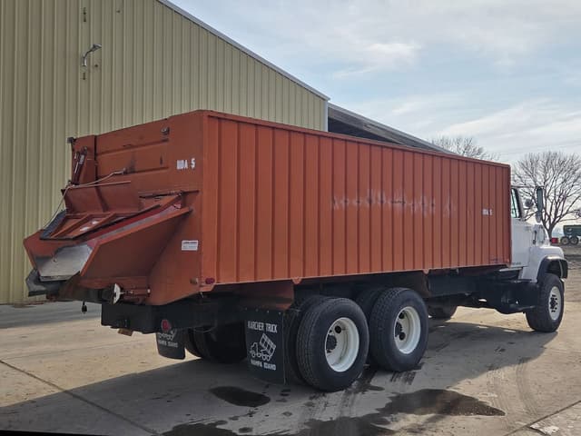 Image of Ford F-8000 equipment image 3