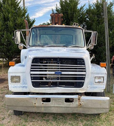 Image of Ford L8000 equipment image 1
