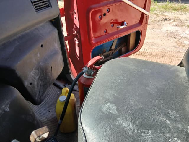 Image of Ford L8000 equipment image 3