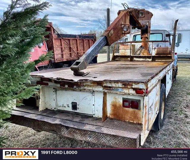Image of Ford L8000 equipment image 4