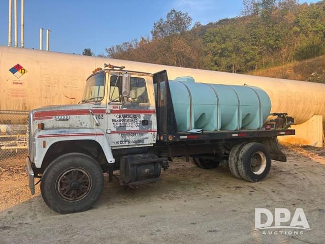 Image of Ford L8000 equipment image 1