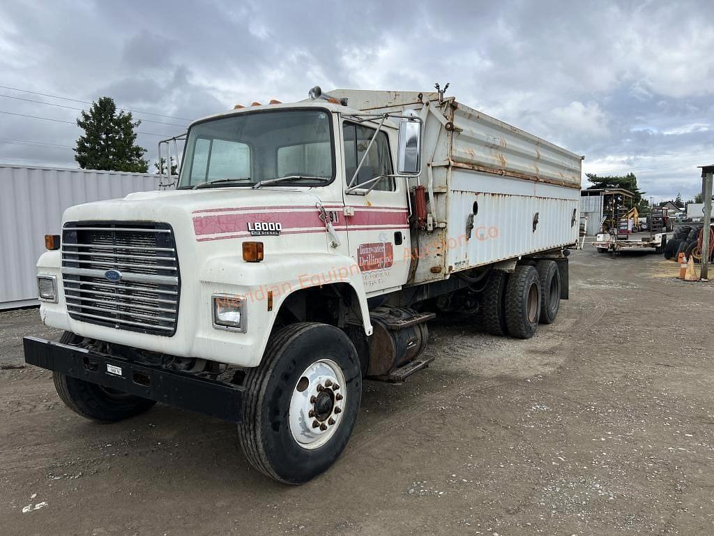 Image of Ford L8000 Primary image