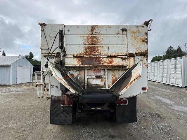 Image of Ford L8000 equipment image 4