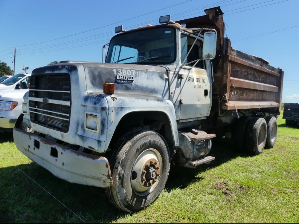Image of Ford L8000 Primary image