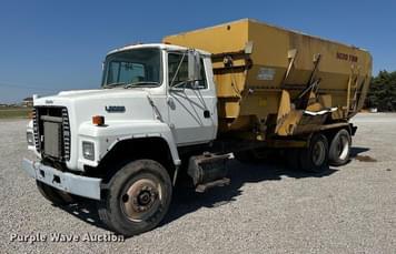 Main image Ford L8000