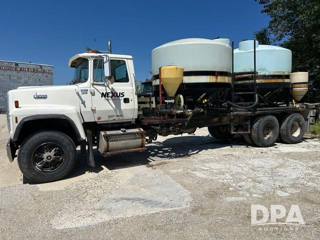 Image of Ford L8000 equipment image 1