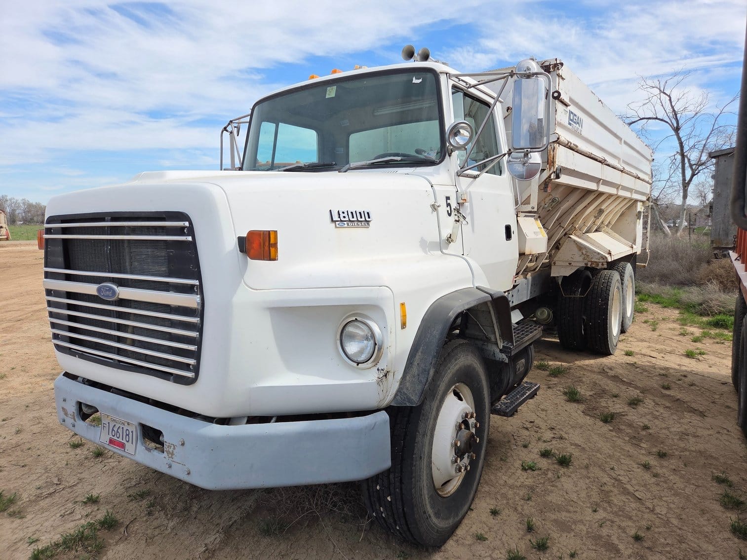1991 Ford L8000 Equipment Image0