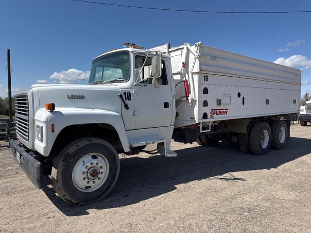Image of Ford L9000 equipment image 2