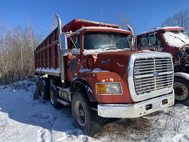 Image of Ford L9000 equipment image 2