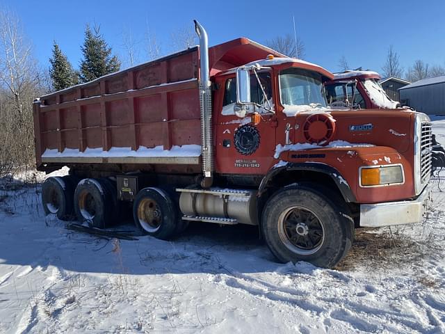 Image of Ford L9000 equipment image 3