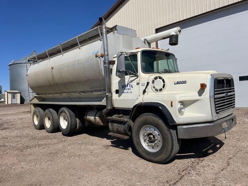 Main image Ford L9000