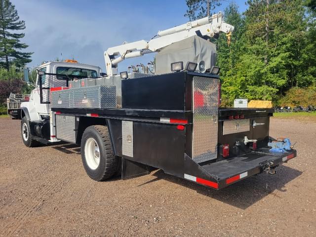 Image of Ford L9000 equipment image 3