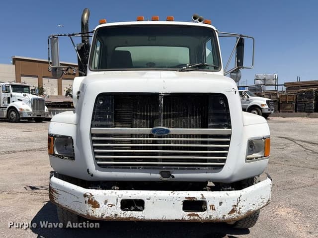 Image of Ford LA8000 equipment image 1