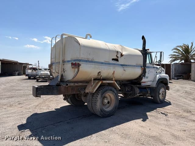 Image of Ford LA8000 equipment image 4