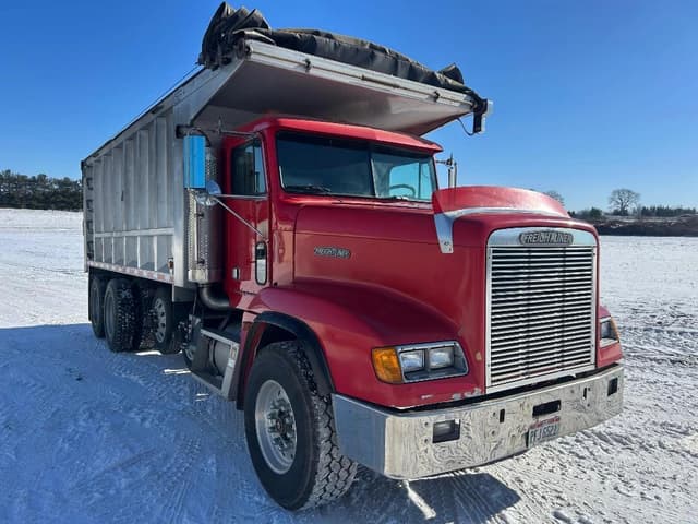 Image of Freightliner FLD equipment image 4