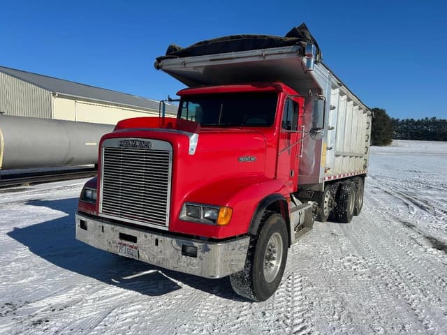 Image of Freightliner FLD equipment image 3