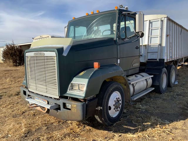 Image of Freightliner FL112 equipment image 1