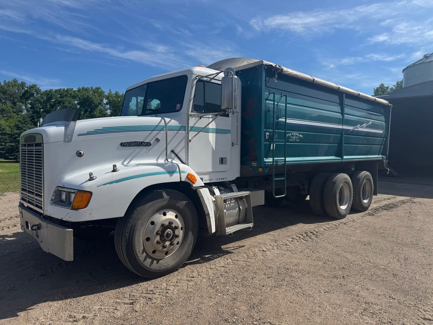 1991 Freightliner FLC112 Equipment Image0
