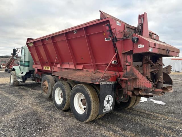 Image of Freightliner FLD-120 equipment image 2