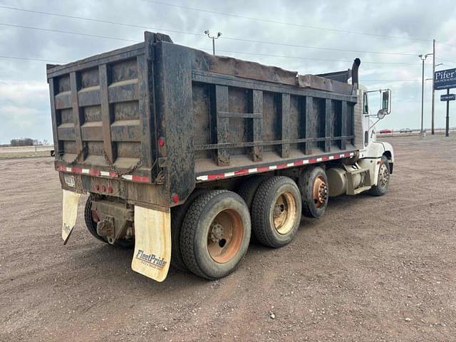 Image of Freightliner FLD112 equipment image 2