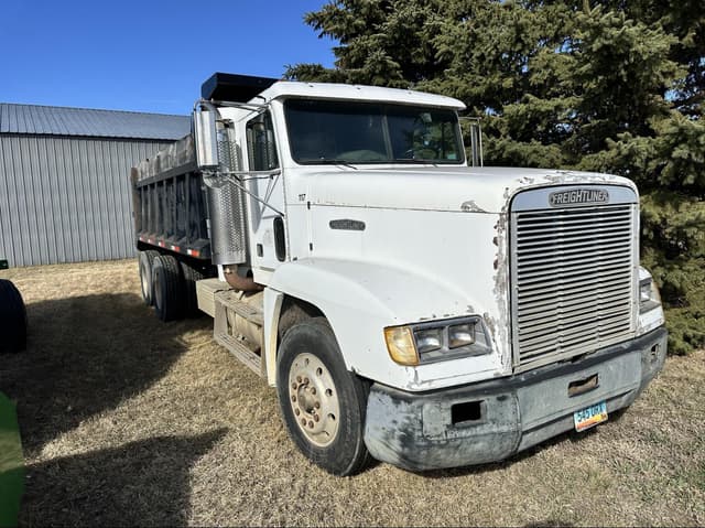 Image of Freightliner FLD120 equipment image 2