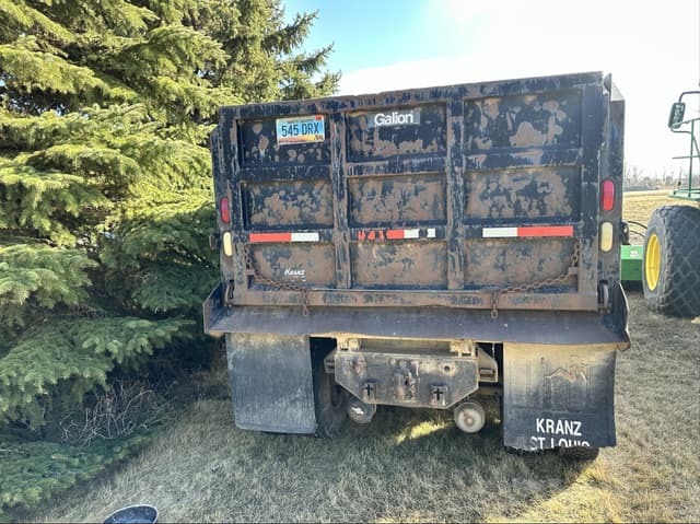 Image of Freightliner FLD120 equipment image 4