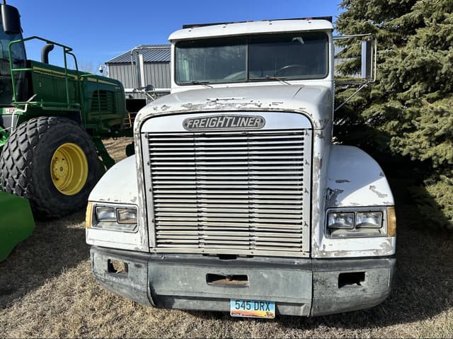 Image of Freightliner FLD120 equipment image 1