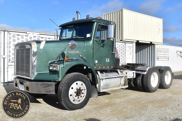 Image of Freightliner FLD120 equipment image 2