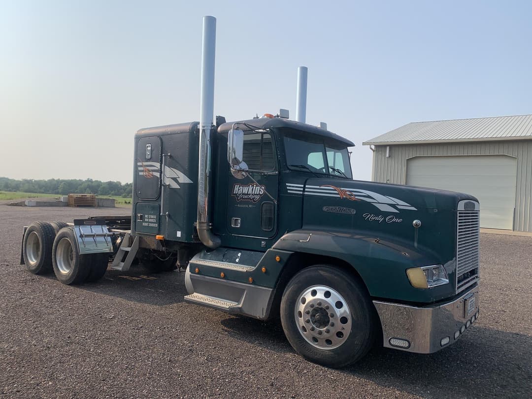 Image of Freightliner FLD120 Primary image
