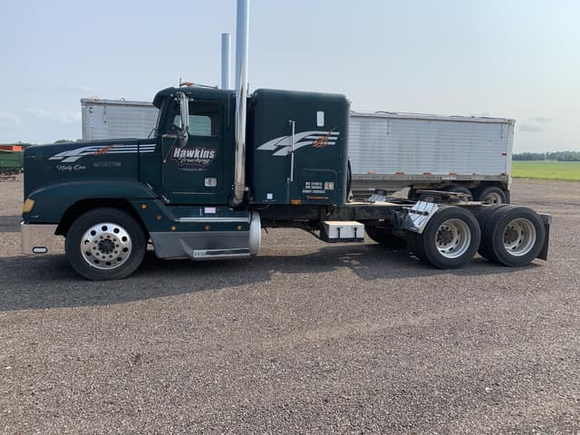 Image of Freightliner FLD120 equipment image 1