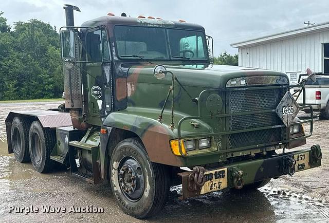 Image of Freightliner M915A2 equipment image 2