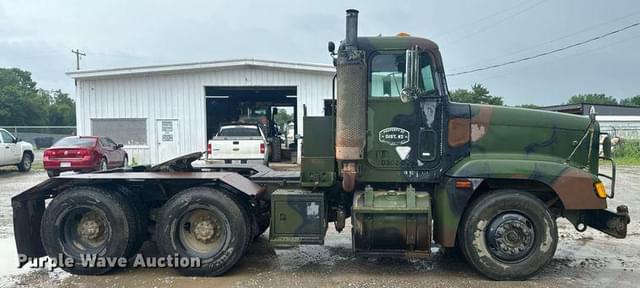 Image of Freightliner M915A2 equipment image 3