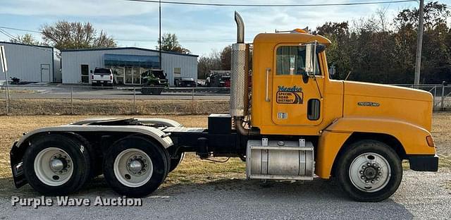 Image of Freightliner USF-1E equipment image 3