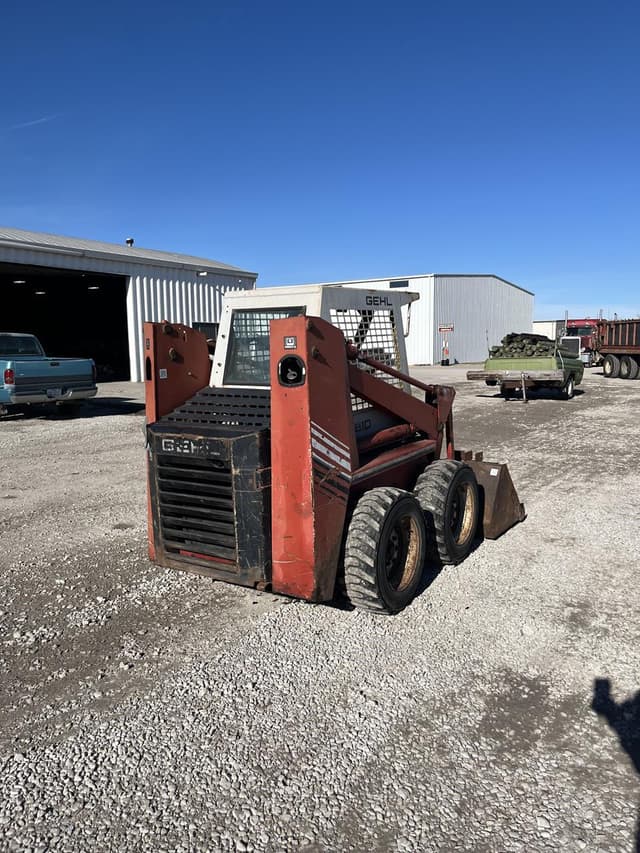 Image of Gehl 4610 equipment image 3