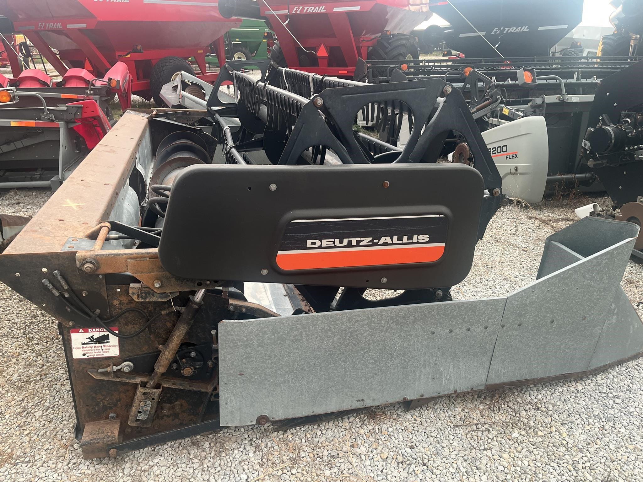 1991 Gleaner 315 Equipment Image0