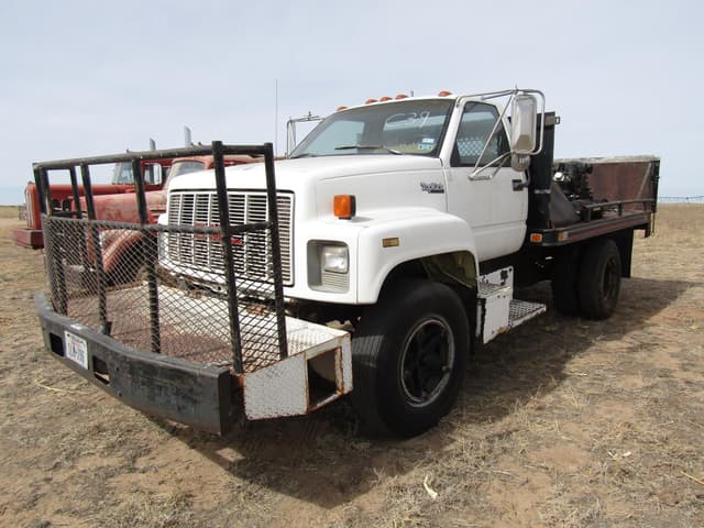 Image of GMC C6000 equipment image 1