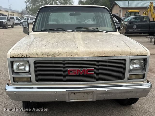 Image of GMC 3500 equipment image 1