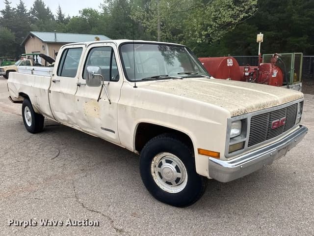 Image of GMC 3500 equipment image 2