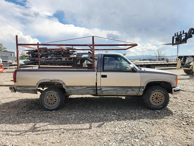 Image of GMC Sierra 1500 equipment image 4