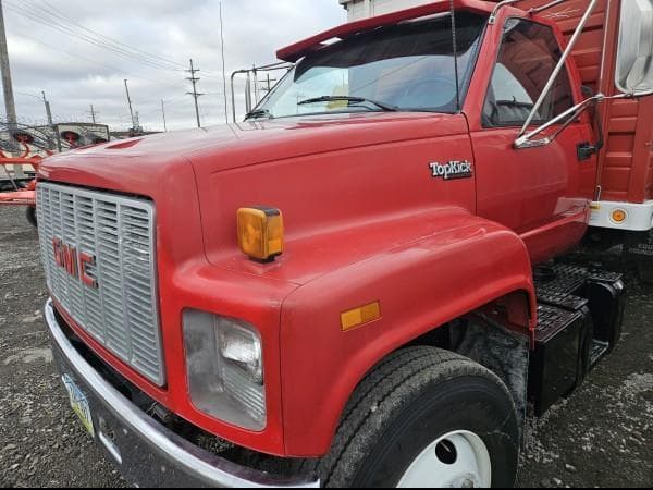 Image of GMC Topkick equipment image 3