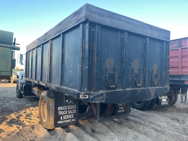 Image of GMC Topkick equipment image 3