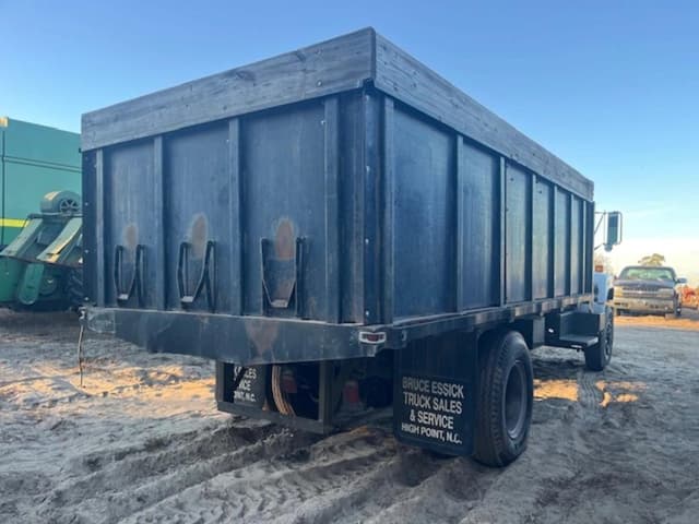 Image of GMC Topkick equipment image 2