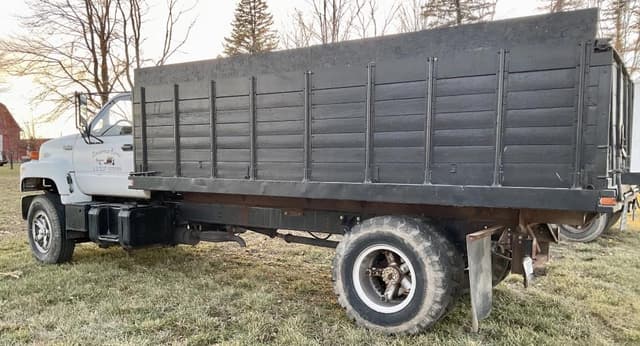 Image of GMC Topkick equipment image 2