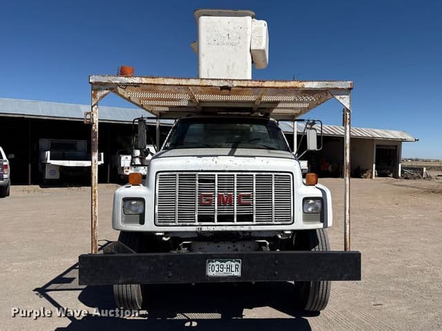 Image of GMC TopKick C6500 equipment image 1